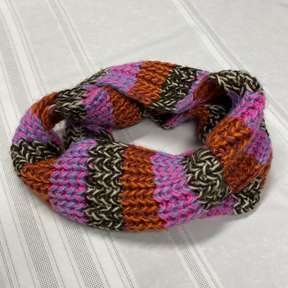 D&Y Multi Color Infinity Scarf - Picture 3 of 7